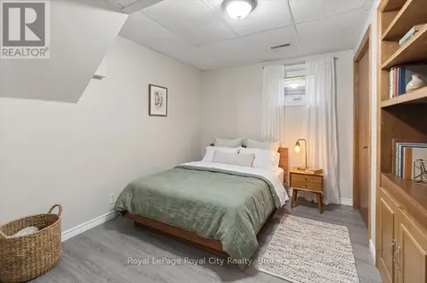 4 Smart Street Guelph (kortright West) ON N1G 4K9