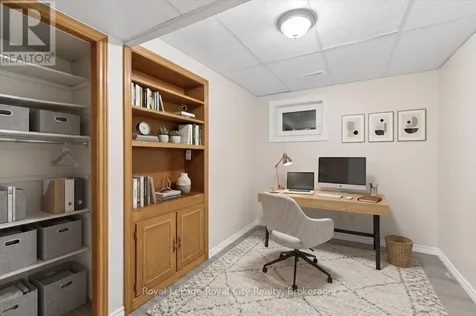 4 Smart Street Guelph (kortright West) ON N1G 4K9