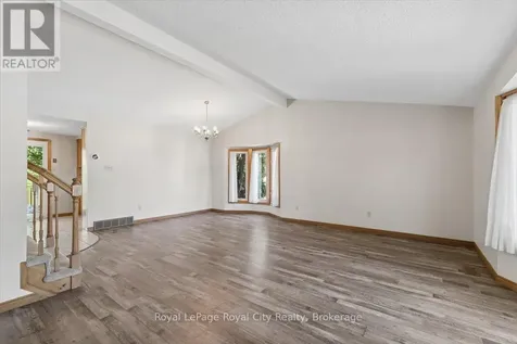 4 Smart Street Guelph (kortright West) ON N1G 4K9