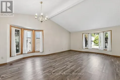 4 Smart Street Guelph (kortright West) ON N1G 4K9