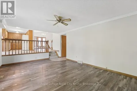 4 Smart Street Guelph (kortright West) ON N1G 4K9