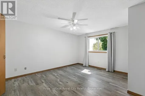 4 Smart Street Guelph (kortright West) ON N1G 4K9