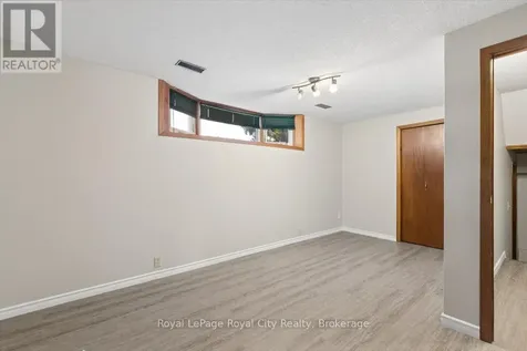 4 Smart Street Guelph (kortright West) ON N1G 4K9