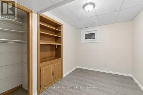 4 Smart Street Guelph (kortright West) ON N1G 4K9