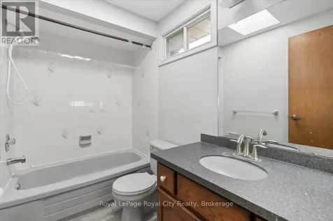 4 Smart Street Guelph (kortright West) ON N1G 4K9