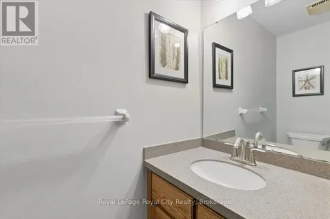 4 Smart Street Guelph (kortright West) ON N1G 4K9