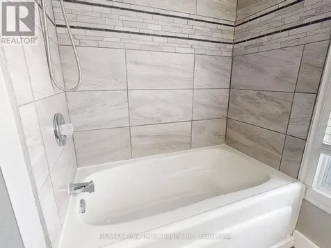 690 8th Street East Owen Sound ON N4K 1L8