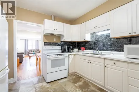 363 Lacroix Street Chatham ON N7M 2W4