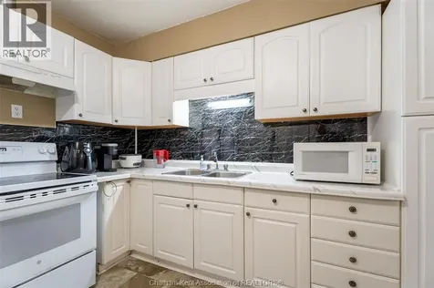 363 Lacroix Street Chatham ON N7M 2W4