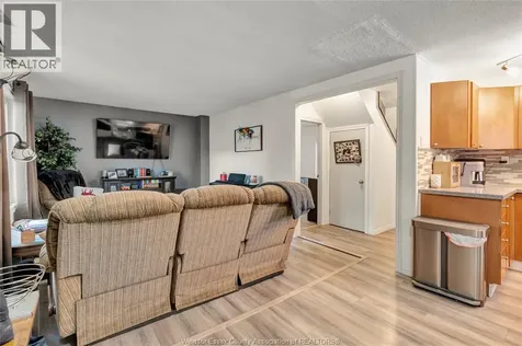 1260 Oak Windsor ON N8X 2B1