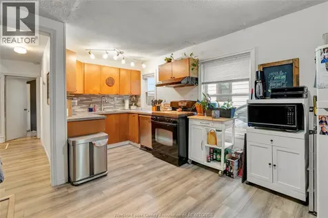 1260 Oak Windsor ON N8X 2B1