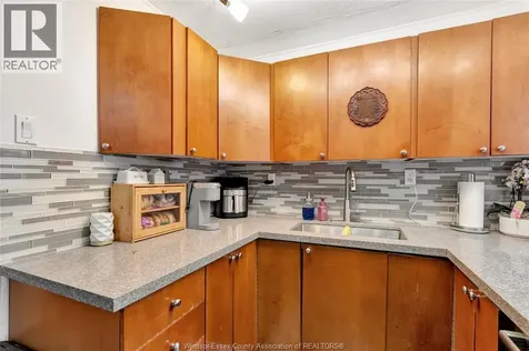 1260 Oak Windsor ON N8X 2B1