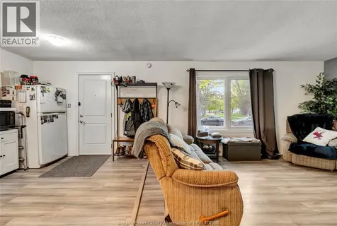 1260 Oak Windsor ON N8X 2B1