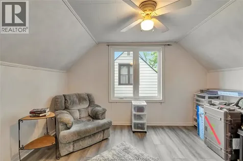 1260 Oak Windsor ON N8X 2B1