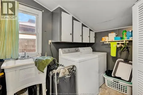 1260 Oak Windsor ON N8X 2B1