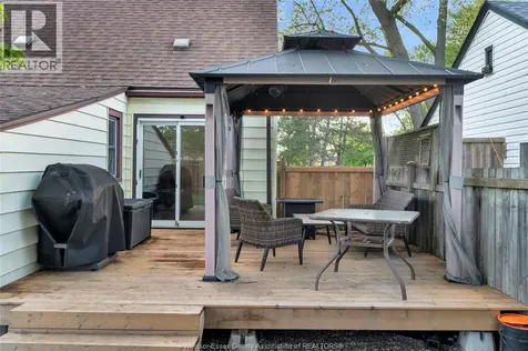 1260 Oak Windsor ON N8X 2B1