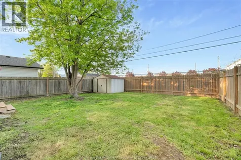 1260 Oak Windsor ON N8X 2B1