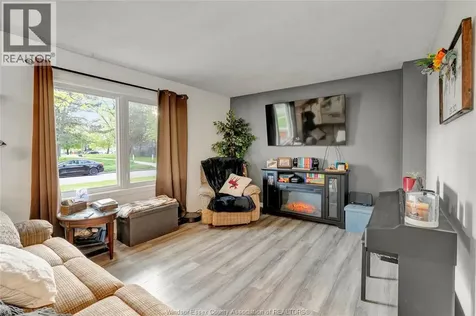 1260 Oak Windsor ON N8X 2B1