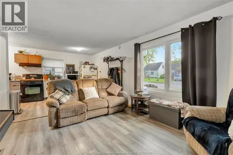 1260 Oak Windsor ON N8X 2B1