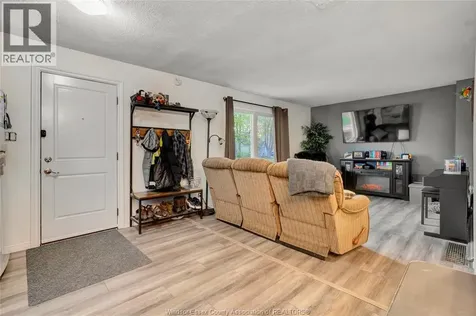 1260 Oak Windsor ON N8X 2B1