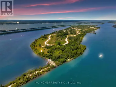 271 Crystal Bay Drive East Amherstburg ON N9V 4C4