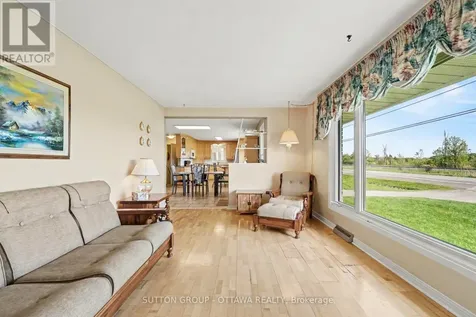 6573 Russell Road Ottawa ON K0A 1K0