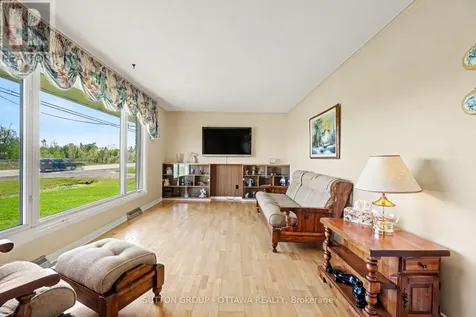 6573 Russell Road Ottawa ON K0A 1K0