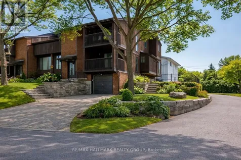 500 Foxview Place Ottawa ON K1K 4C4