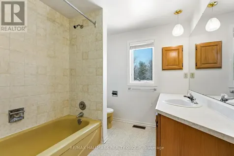 500 Foxview Place Ottawa ON K1K 4C4