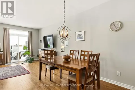 844 Cedar Creek Drive Ottawa ON K1T 0B3