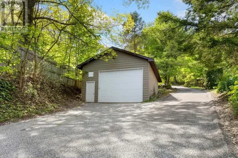 405 Champlain Road Penetanguishene ON L9M 1S3