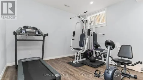 8 Melrose Court St. Thomas ON N5R 0J4
