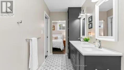 8 Melrose Court St. Thomas ON N5R 0J4