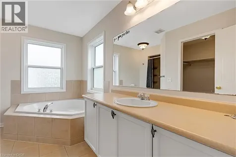 92 Baggs Crescent Cambridge ON N1T 2E8