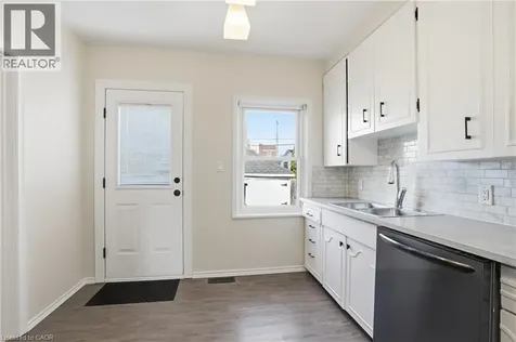 43 Cameron Avenue North Hamilton ON L8H 4Y9