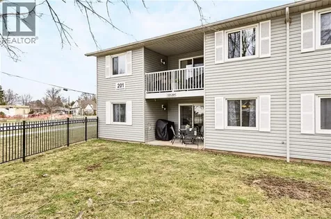 201 Dorchester Boulevard St. Catharines ON L2M 7W1