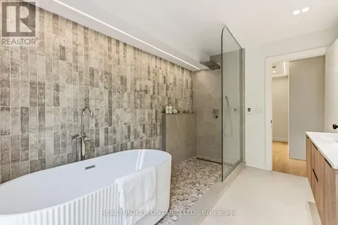 143 Fairview Avenue Toronto (junction Area) ON M6P 3A6