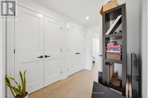195 Danforth Road Toronto (oakridge) ON M1L 3X1