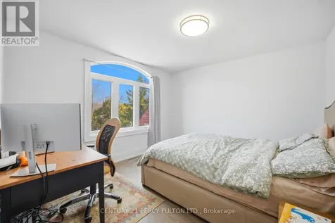 195 Danforth Road Toronto (oakridge) ON M1L 3X1