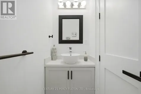 195 Danforth Road Toronto (oakridge) ON M1L 3X1