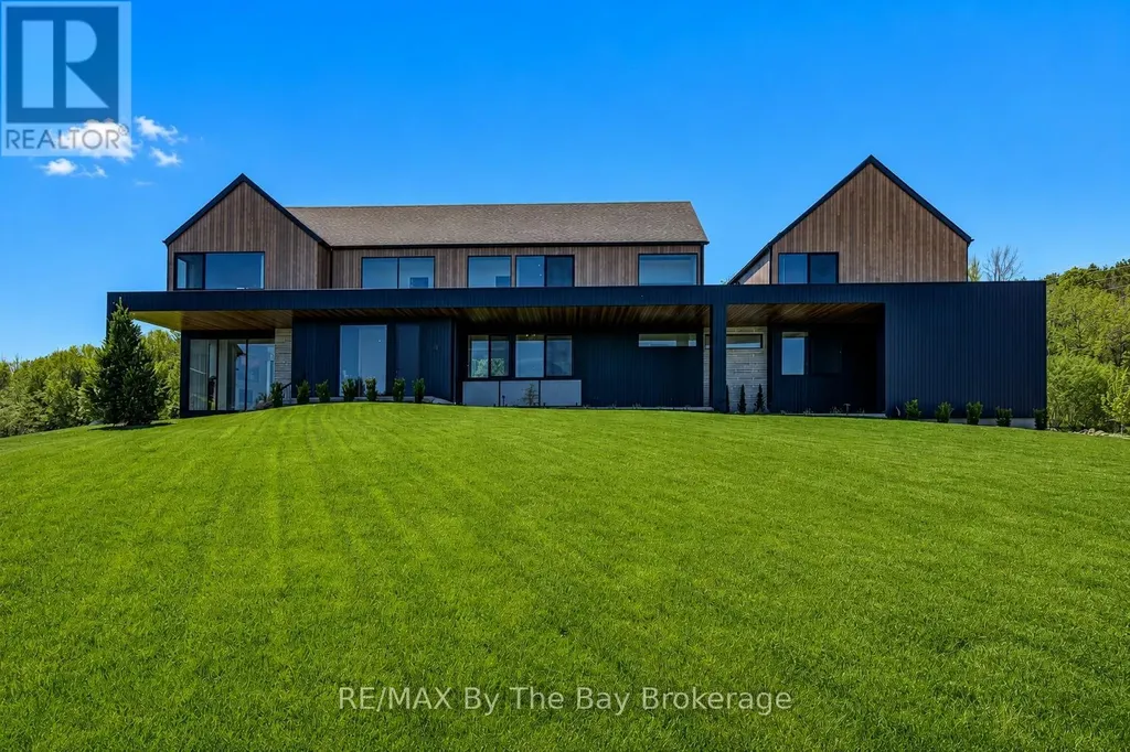 18 Raintree Court Clearview ON L9Y 0K2