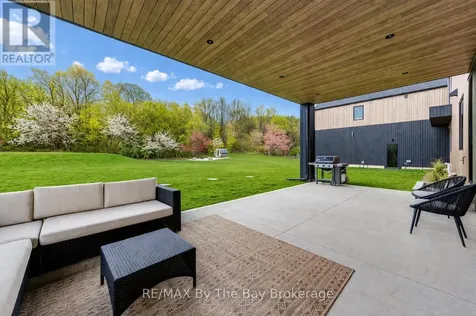 18 Raintree Court Clearview ON L9Y 0K2