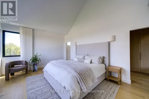 18 Raintree Court Clearview ON L9Y 0K2