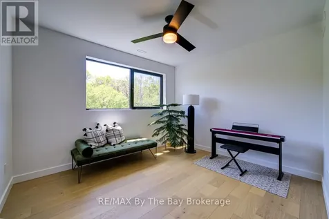 18 Raintree Court Clearview ON L9Y 0K2