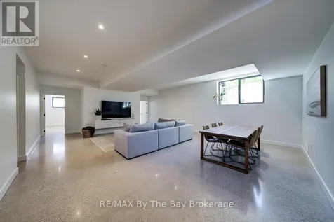 18 Raintree Court Clearview ON L9Y 0K2