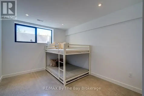 18 Raintree Court Clearview ON L9Y 0K2