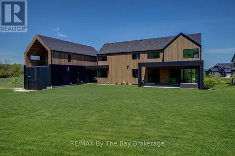 18 Raintree Court Clearview ON L9Y 0K2
