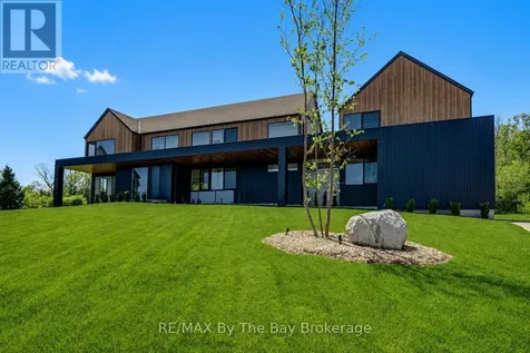 18 Raintree Court Clearview ON L9Y 0K2