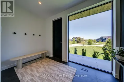 18 Raintree Court Clearview ON L9Y 0K2
