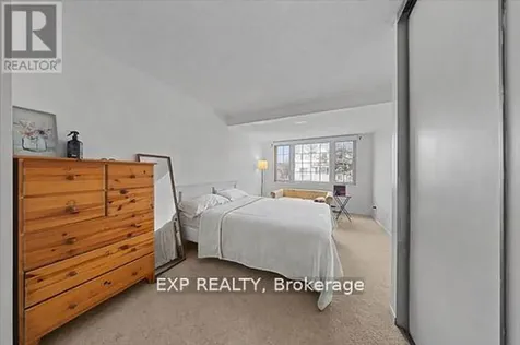 140 Castlegreen Private Ottawa ON K1T 3N2